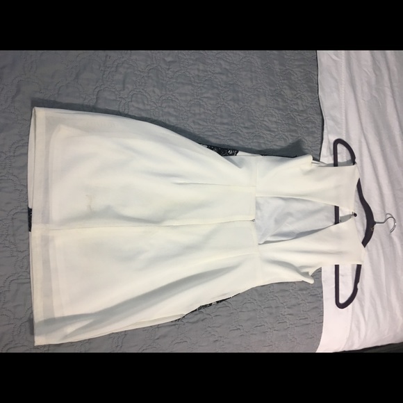 White dress with black lace - Picture 2 of 6